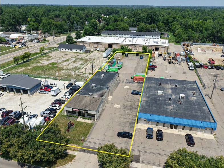 31168 W Eight Mile Rd, Farmington Hills, MI à vendre - Photo principale – Image 1 sur 9