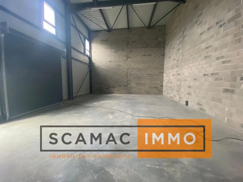 Industriel/Logistique dans Vedène à louer - Photo de l’immeuble – Image 3 sur 4