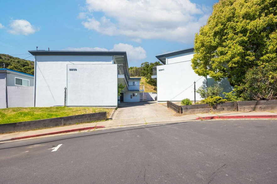 2239-2241 Village Ct, Belmont, CA à vendre - Photo de l’immeuble – Image 1 sur 11