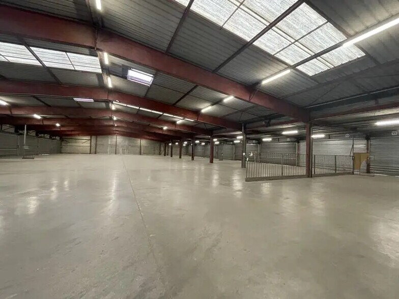 Local d'activités dans Garges-lès-Gonesse à vendre - Photo intérieure – Image 3 sur 7