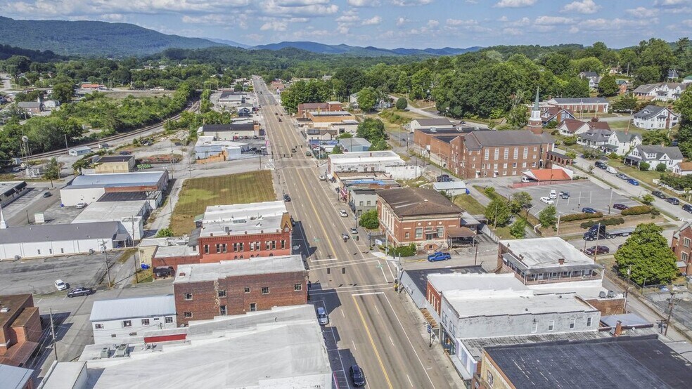 430 N Roane St, Harriman, TN à vendre - Photo de l’immeuble – Image 2 sur 29