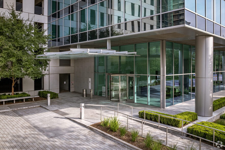 3009 Post Oak Blvd, Houston, TX à louer - Photo de l’immeuble – Image 3 sur 6