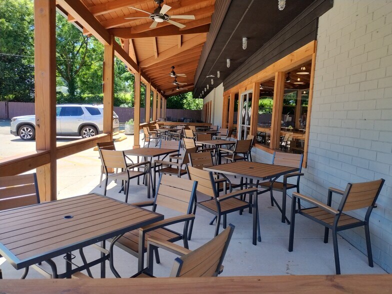 600 W King St, Hillsborough, NC à louer - Photo de l’immeuble – Image 2 sur 16