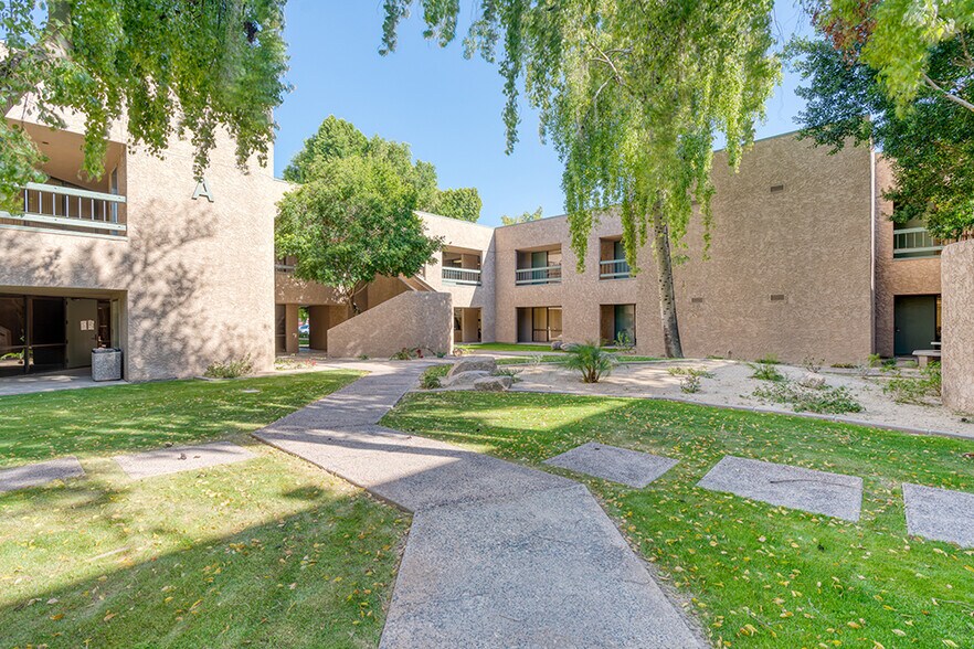 1930 S Alma School Rd, Mesa, AZ à louer - Photo de l’immeuble – Image 2 sur 7