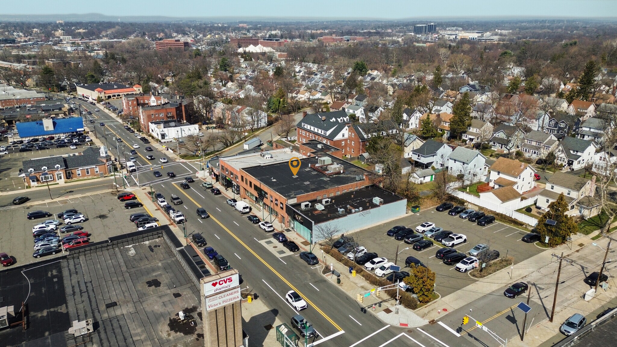545-553 Cedar Ln, Teaneck, NJ à louer Photo principale– Image 1 sur 29