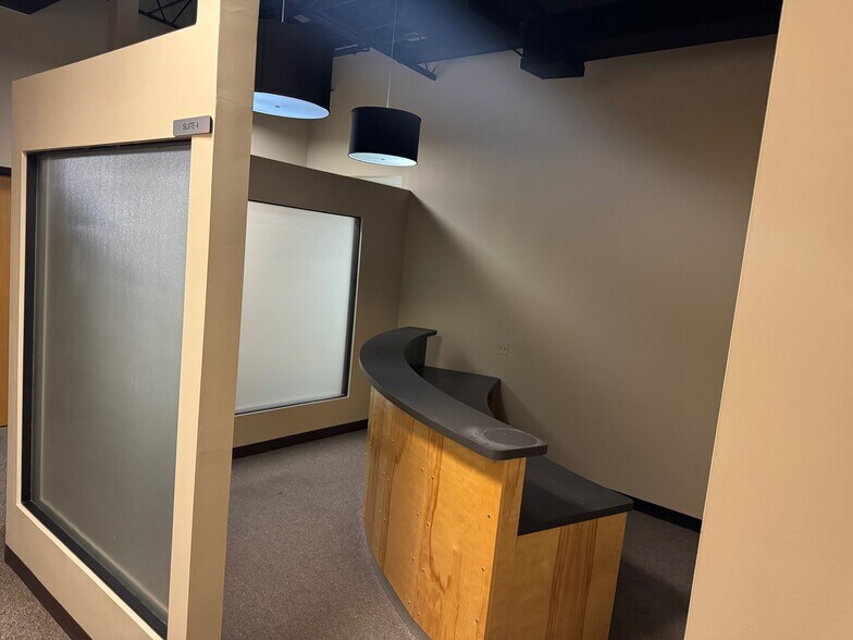 10-14 W Burlington Ave, La Grange, IL à louer - Photo de l’immeuble – Image 3 sur 11