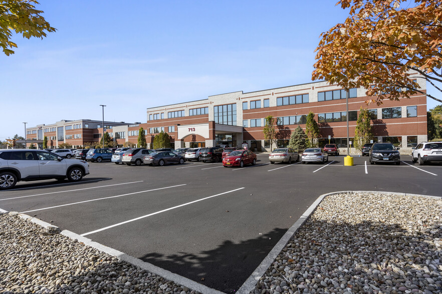 711-713 Troy Schenectady Rd, Latham, NY à louer - Photo de l’immeuble – Image 3 sur 50