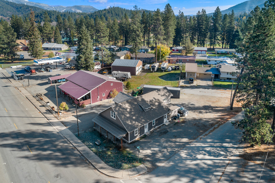 207 S Division St, Pinehurst, ID à vendre - Photo principale – Image 1 sur 28