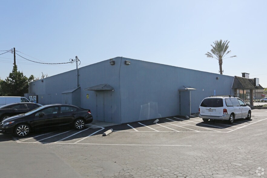 12001-12017 Carson St, Hawaiian Gdns, Hawaiian Gardens, CA à vendre - Photo de l’immeuble – Image 3 sur 5