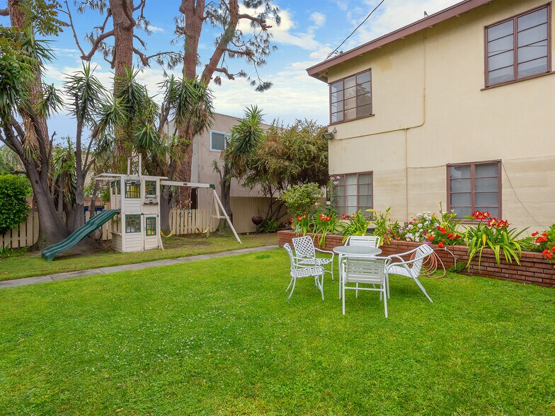 5337 Bellingham Ave, Valley Village, CA à vendre - Photo de l’immeuble – Image 2 sur 57