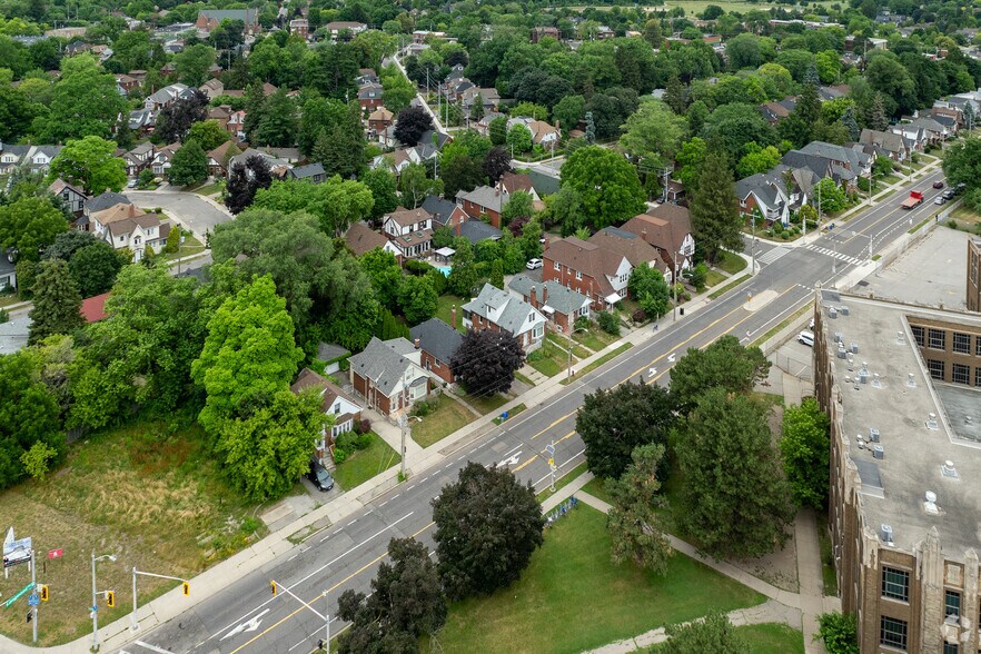 104 Longwood Rd S, Hamilton, ON à vendre - Photo de l’immeuble – Image 3 sur 30