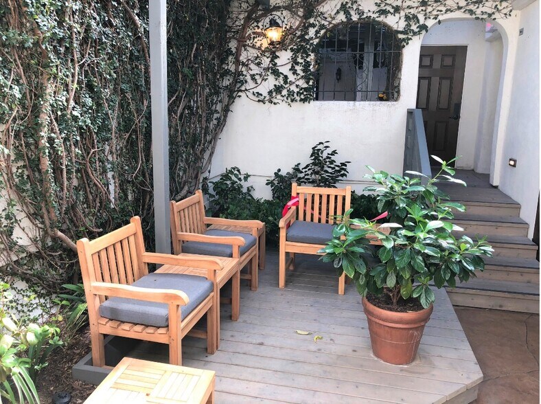 6106-6108 Paseo Delicias, Rancho Santa Fe, CA à louer - Photo de l’immeuble – Image 2 sur 12