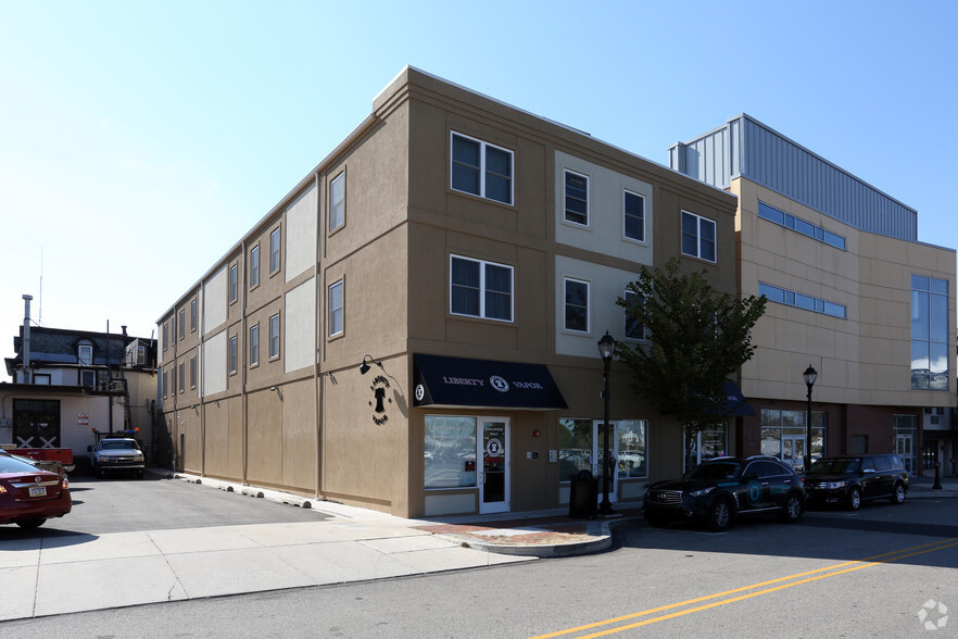 306 Madison St, Lansdale, PA à louer - Photo principale – Image 1 sur 2