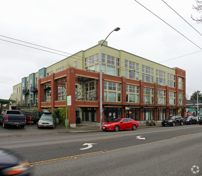 2205 N 45th St, Seattle, WA à louer - Photo de l’immeuble – Image 3 sur 3