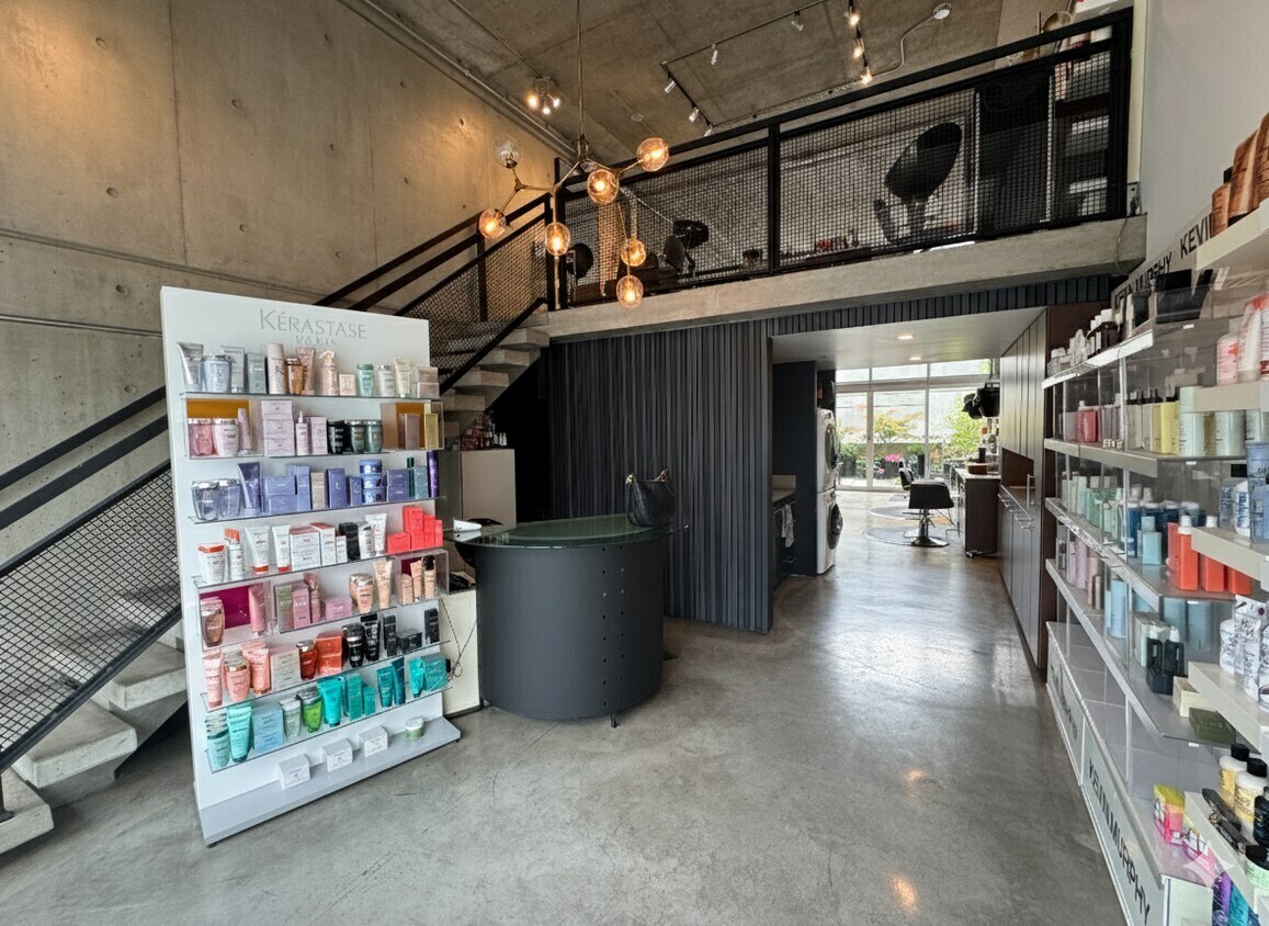 1540 W 2nd Ave, Vancouver, BC V6J 1H2 - Lot 307 - - Photo intérieure - Image 1 of 6
