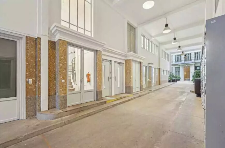 15 Rue Martel, Paris à vendre - Hall d’entrée – Image 3 sur 4