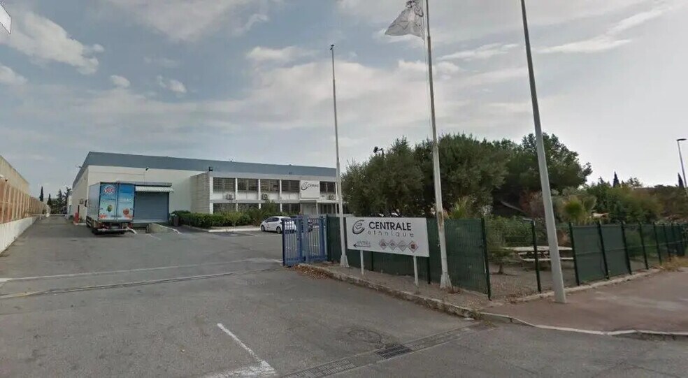 Industriel/Logistique dans Vitrolles à louer - Photo principale – Image 2 sur 6