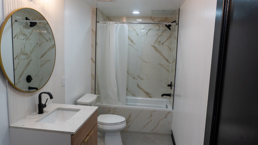 10867 Fruitland Dr, Studio City, CA à louer - Photo de l’immeuble – Image 3 sur 19