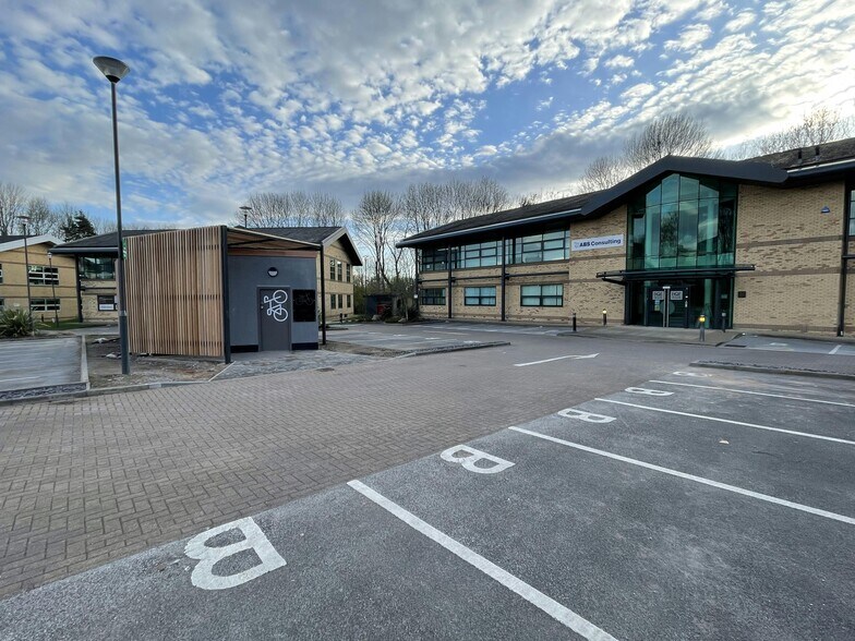 Warrington Rd, Warrington à louer - Photo de l’immeuble – Image 3 sur 12