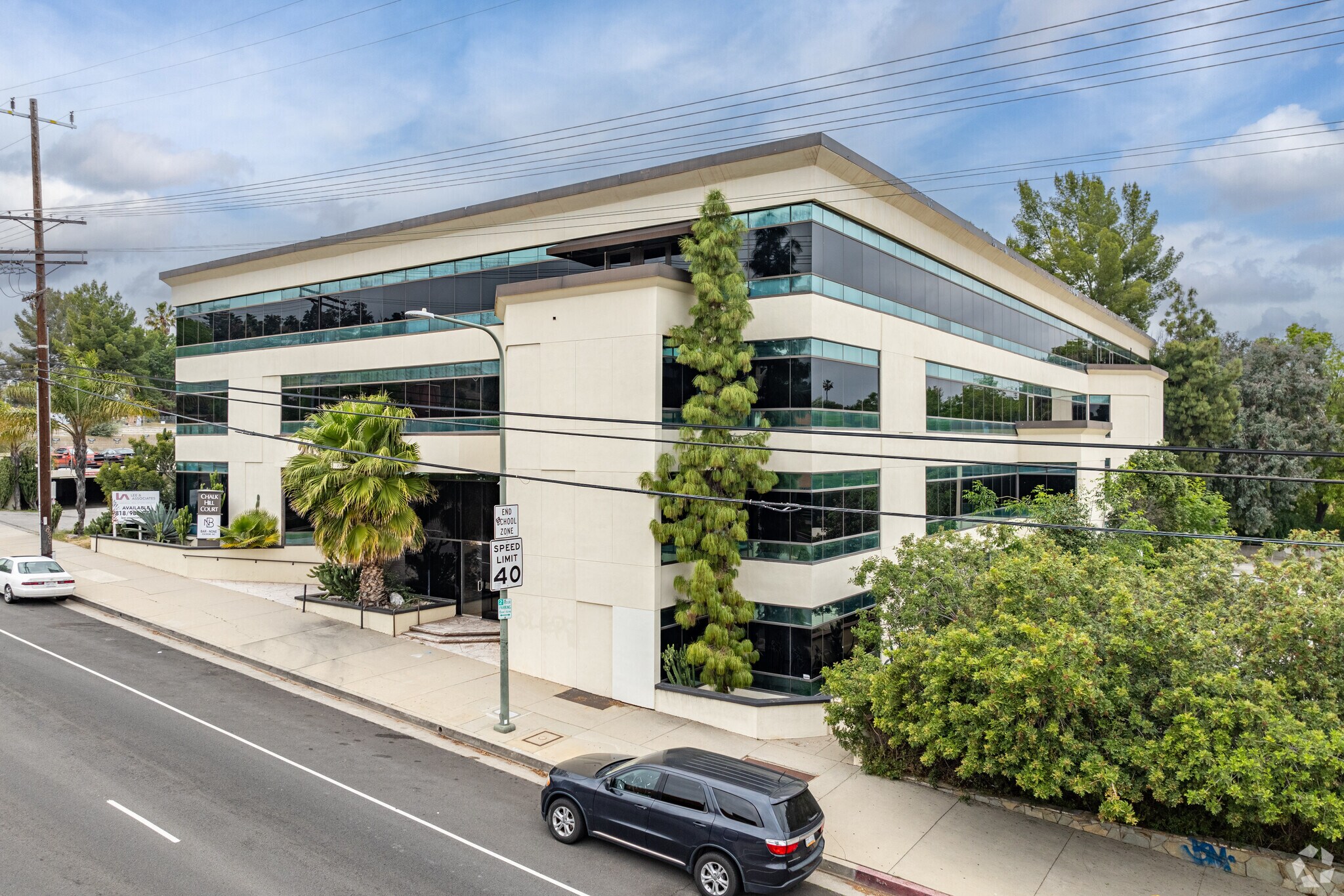 20335 Ventura Blvd, Woodland Hills, CA à louer Photo principale– Image 1 sur 12