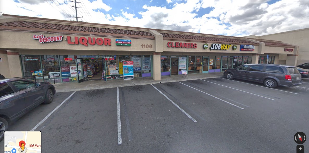 1106 W 6th St, Corona, CA à louer Photo de l’immeuble– Image 1 sur 2