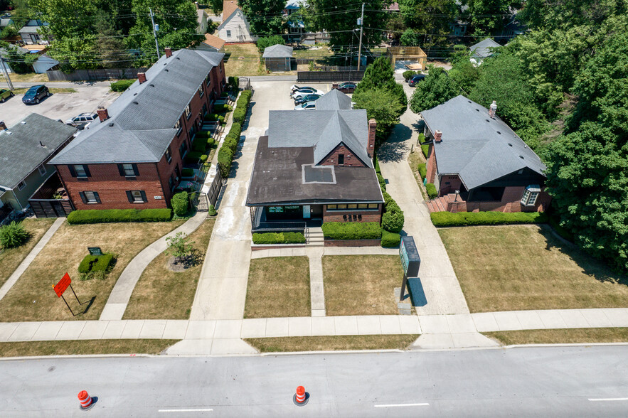 6358 N College Ave, Indianapolis, IN à louer - Photo de l’immeuble – Image 2 sur 28