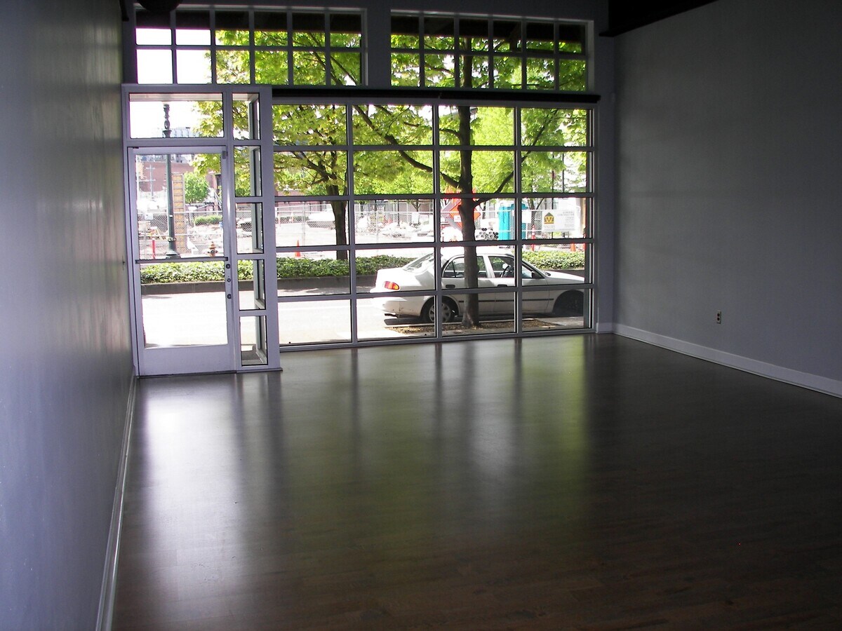600 NW Naito Pkwy, Portland, OR 97209 - Lot E -  - Photo intérieure - Image 1 of 5