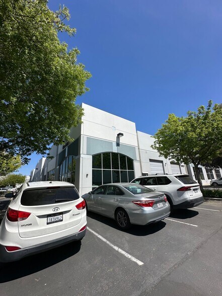 6553 Las Positas Rd, Livermore, CA à vendre - Photo de l’immeuble – Image 2 sur 11