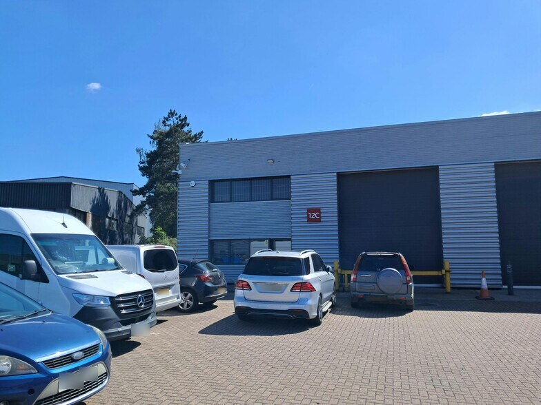 Unit 2, The Western Centre, Western Road, Bracknell à louer - Photo de l’immeuble – Image 3 sur 21