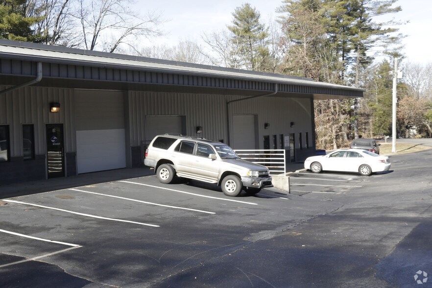 55-63 Bradley Branch Rd, Arden, NC à louer - Photo de l’immeuble – Image 2 sur 9