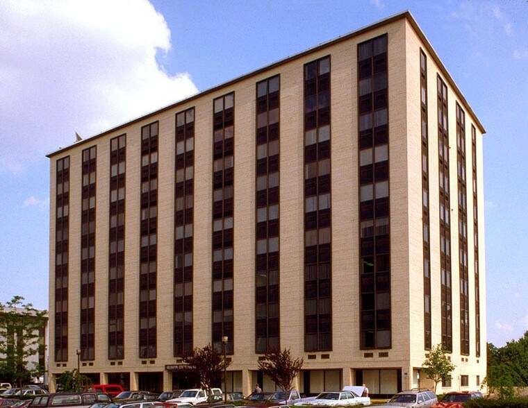 4600 N Fairfax Dr, Arlington, VA à louer - Photo de l’immeuble – Image 2 sur 21
