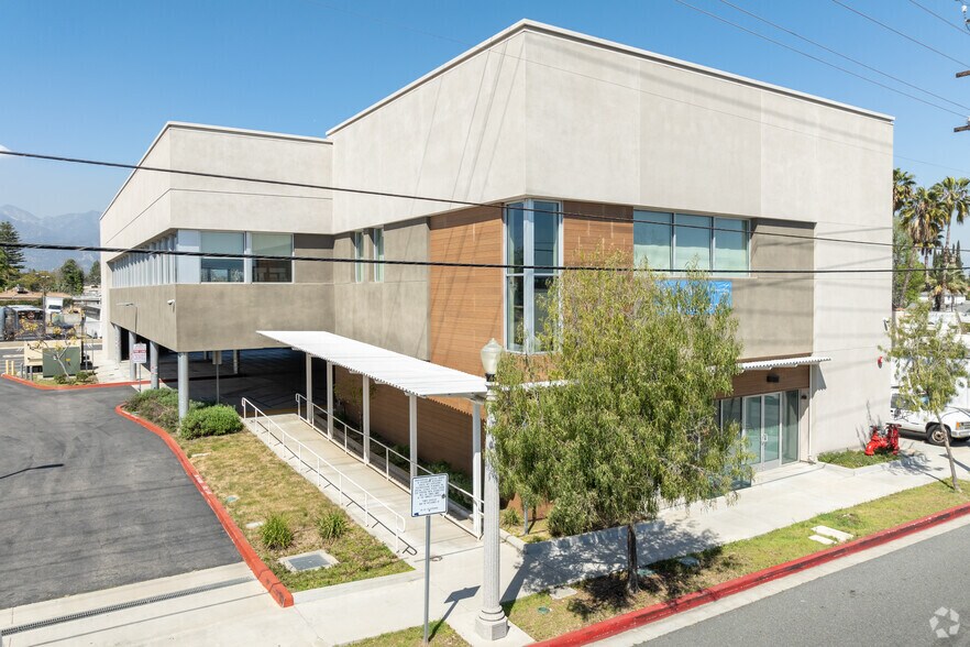 825 E Broadway, San Gabriel, CA à vendre - Photo de l’immeuble – Image 2 sur 17