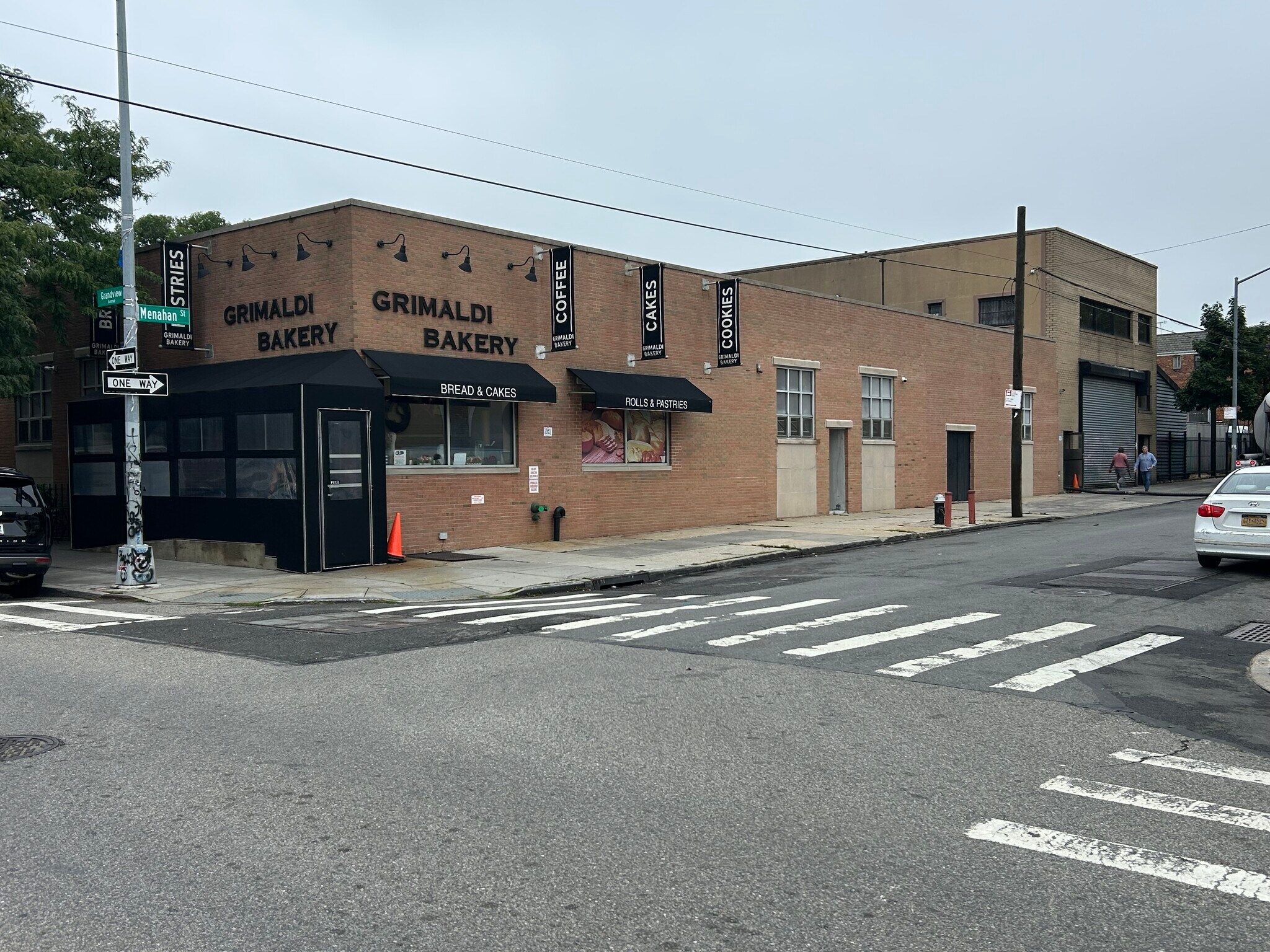 2101 Menahan St, Ridgewood, NY à vendre Photo principale– Image 1 sur 11