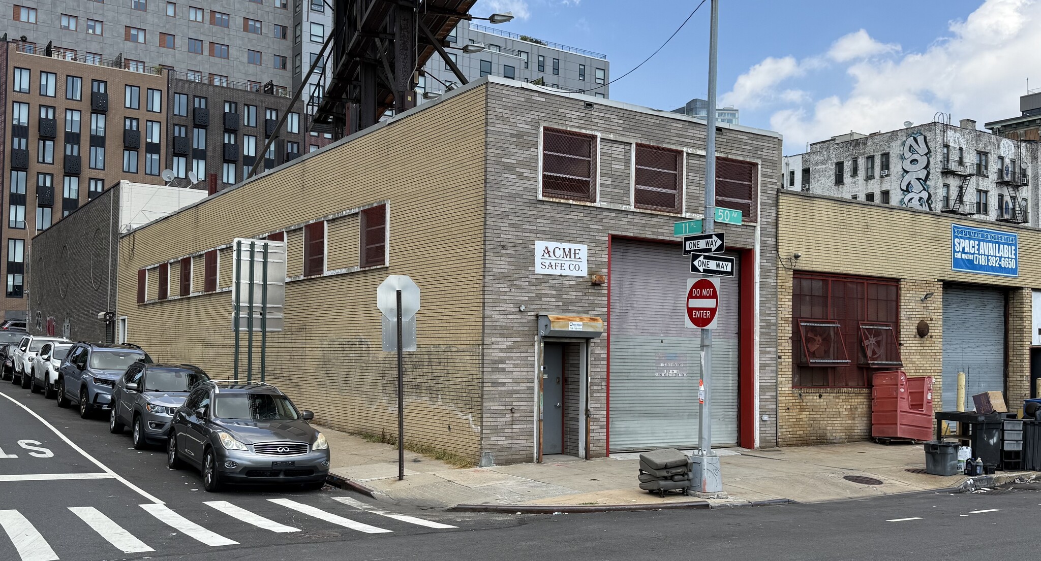 11-23 50th Ave, Long Island City, NY à louer Photo intérieure– Image 1 sur 2