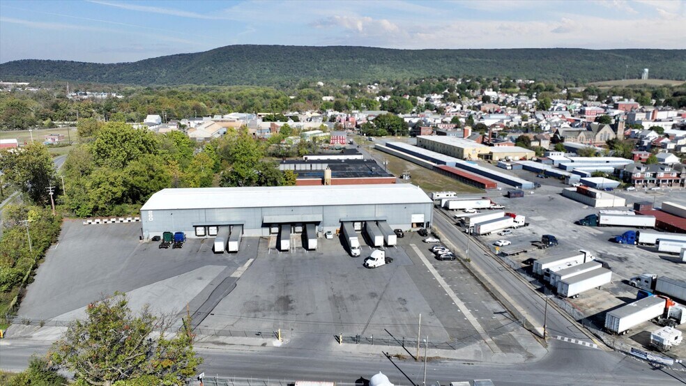 280 Grand St, Hamburg, PA à vendre - Photo de l’immeuble – Image 3 sur 32