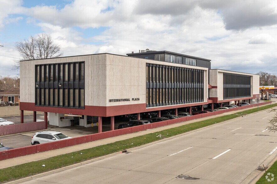 23300 Greenfield Rd, Oak Park, MI à louer - Photo principale – Image 1 sur 5
