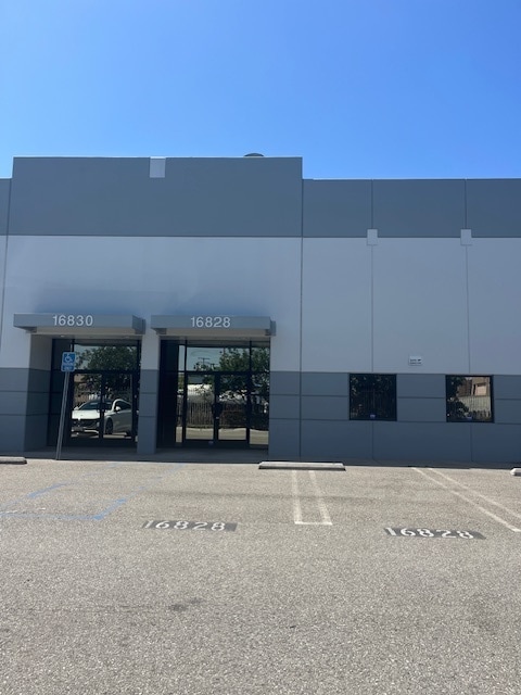 16820-16900 S Main St, Gardena, CA à louer Photo de l’immeuble– Image 1 sur 5