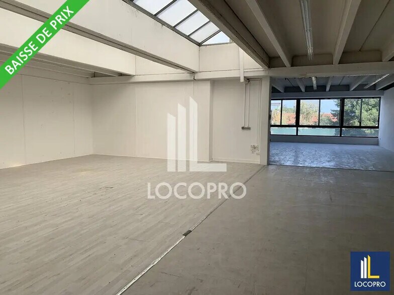 Bureau dans Villeneuve-Loubet à louer - Photo de l’immeuble – Image 3 sur 10
