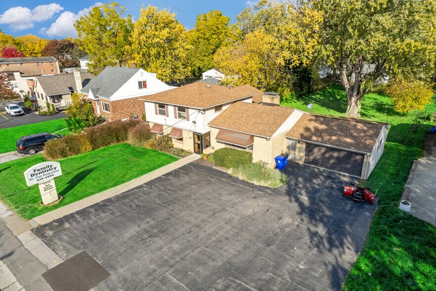 3936 Seneca St, Buffalo, NY à vendre - Photo de l’immeuble – Image 1 sur 63