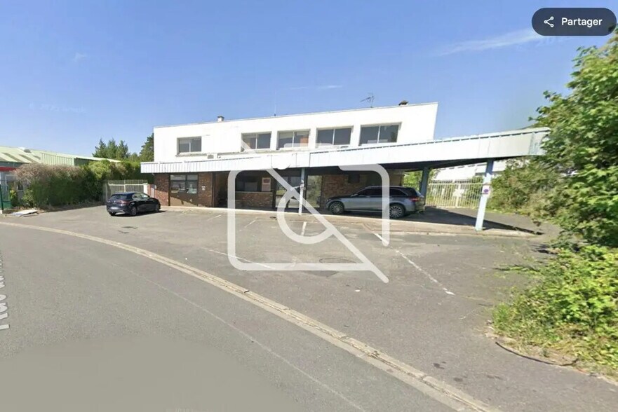 Local d'activités dans Brétigny-sur-Orge à vendre - Photo de l’immeuble – Image 1 sur 16