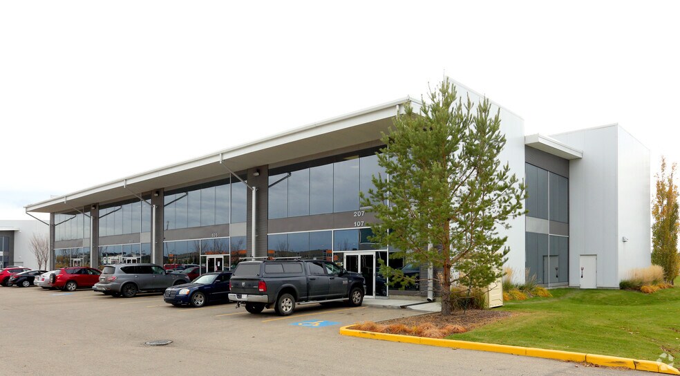 125 Carleton Dr, St. Albert, AB à louer - Photo de l’immeuble – Image 3 sur 11
