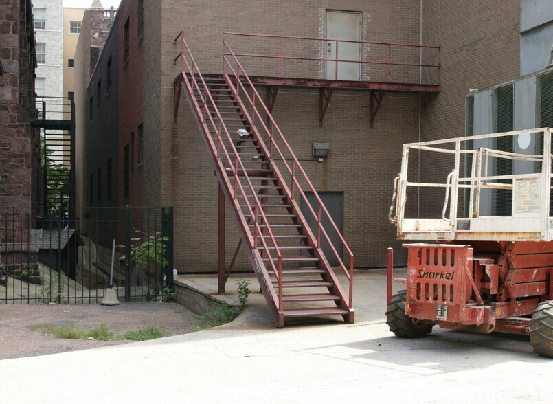 915 Main St, Hartford, CT à louer - Photo de l’immeuble – Image 2 sur 3