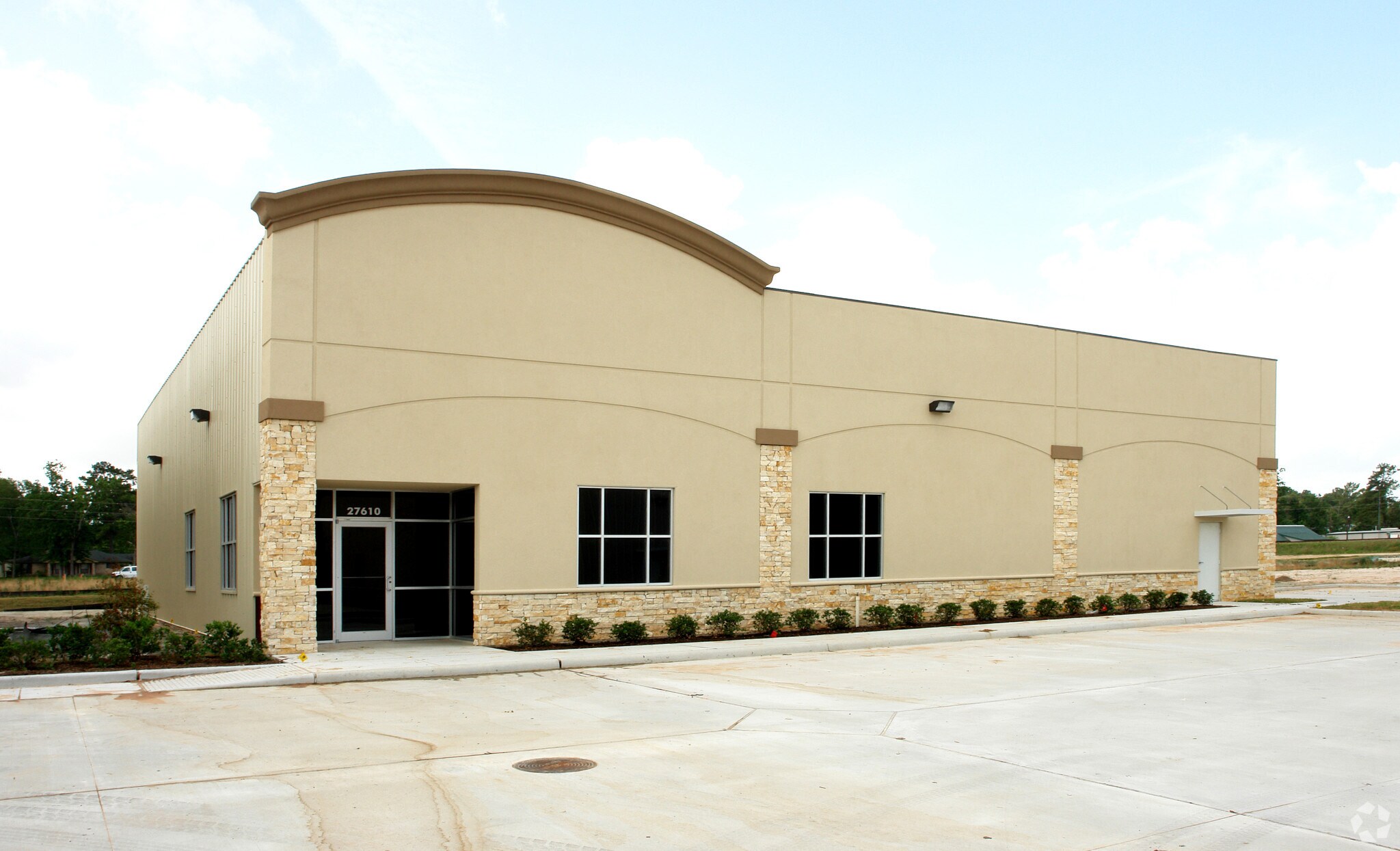 27610 Commerce Oaks Dr, The Woodlands, TX à louer Photo de l’immeuble– Image 1 sur 7