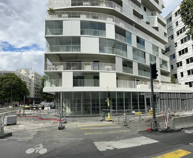 Plus de détails pour Local commercial à louer
