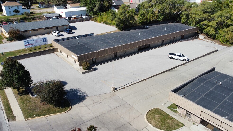 605 E Lincoln Way, Ames, IA à louer - Photo de l’immeuble – Image 2 sur 2