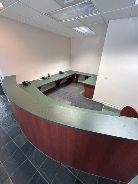 4707 Enterprise Ave, Naples, FL à louer - Photo de l’immeuble – Image 3 sur 37