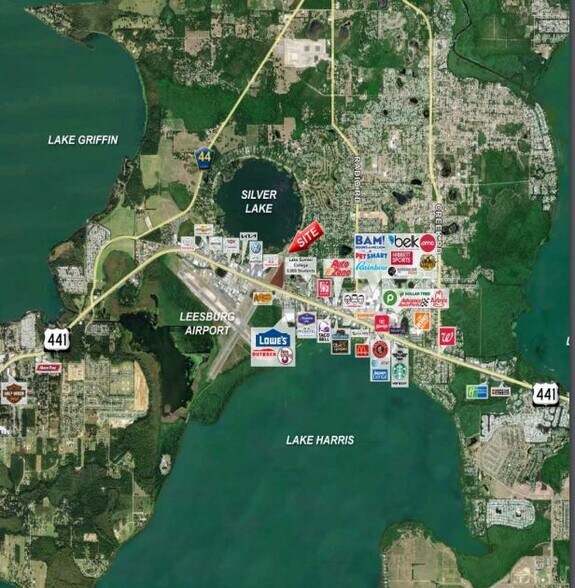 9745 Silver Lake Dr, Leesburg, FL à louer - Photo de l’immeuble – Image 3 sur 4