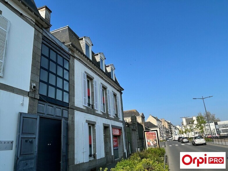 Bureau dans Saint-Brieuc à vendre - Photo de l’immeuble – Image 1 sur 7