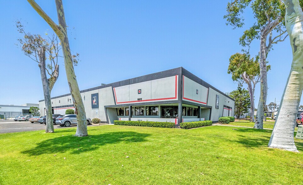 3211 W Harvard St, Santa Ana, CA à vendre - Photo de l’immeuble – Image 2 sur 9