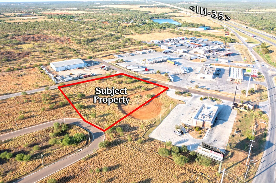 0000 IH 35 Frontage, Cotulla, TX à vendre - Aérien – Image 2 sur 16